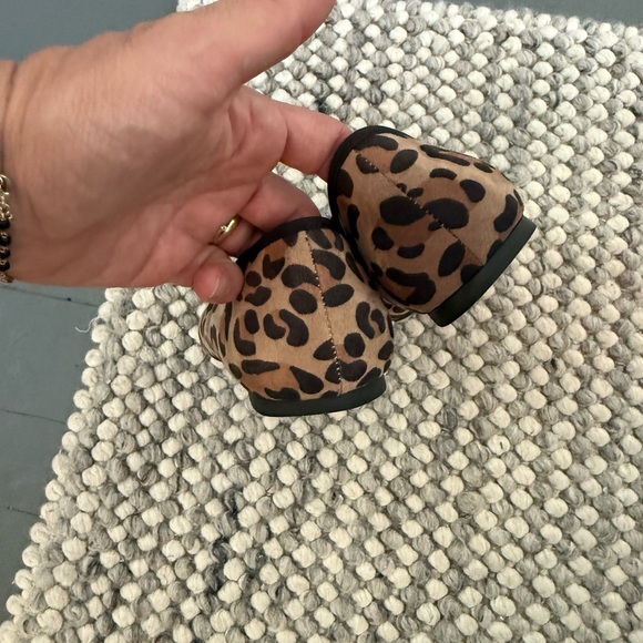 Merona Leopard Print Point Toe Flats Size 8 - Picture 5 of 6